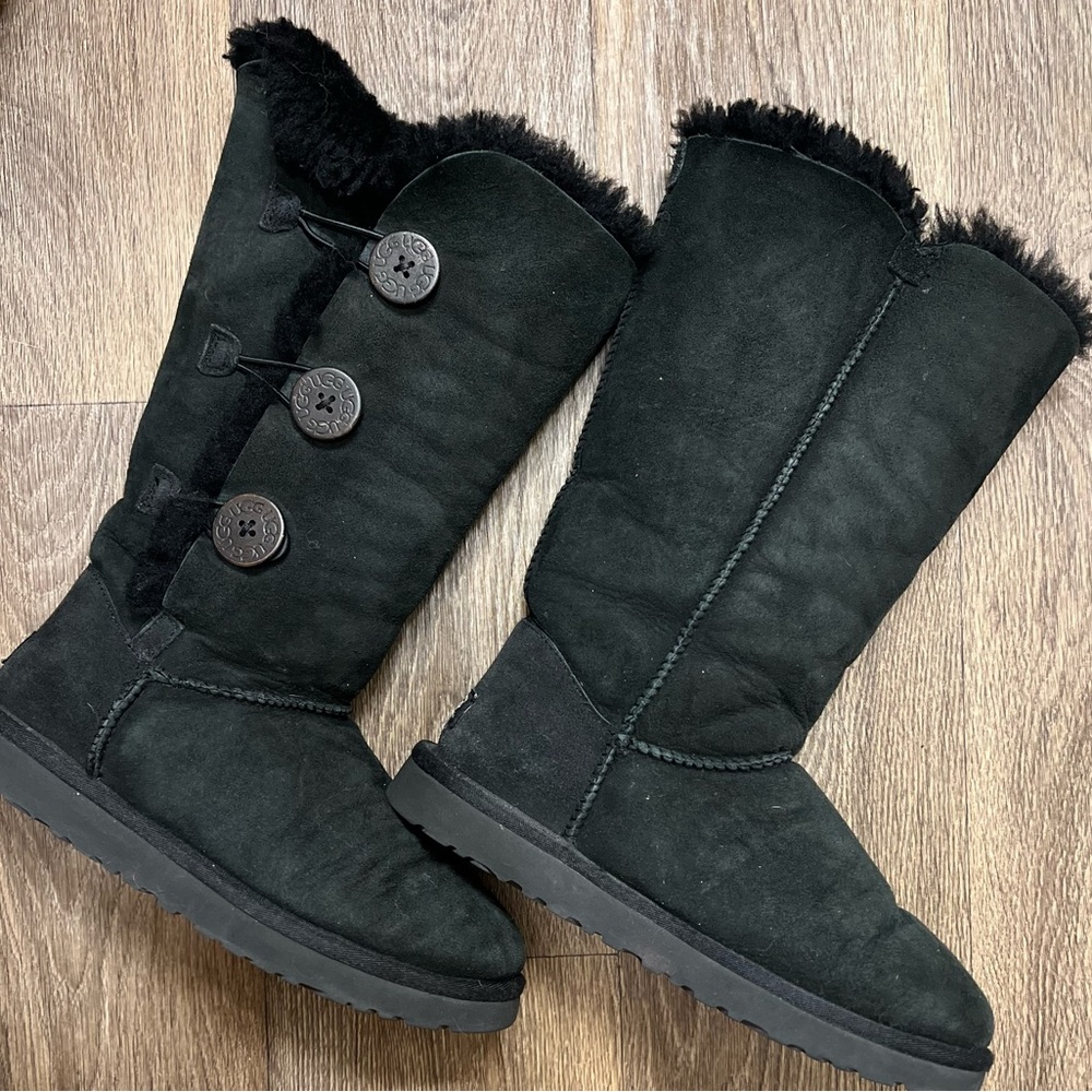 Ugg Australia Bailey Button - image 3